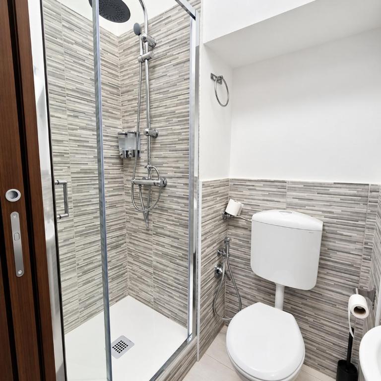 Parvin House - Chambre Triple avec Salle de Bains Privative - 7
