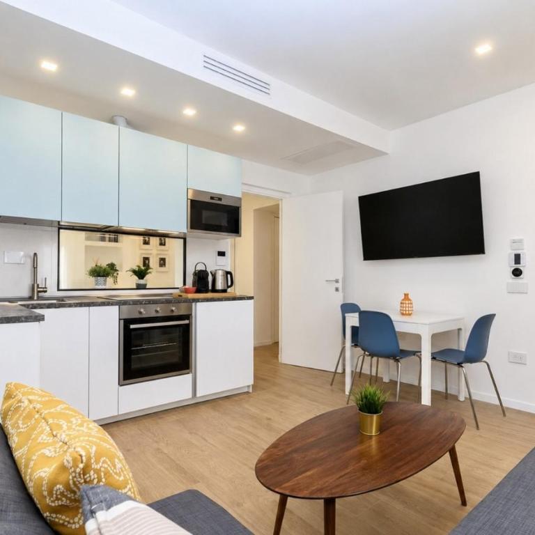 Modern & Elegant by NDP rent - Apartment - 1