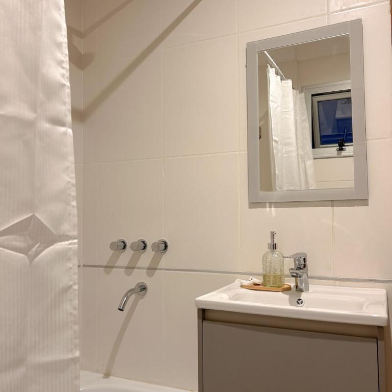 Monoambiente a estrenar excelente ubicación La Plata - One-Bedroom Apartment - 5