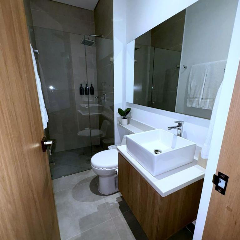 Modern King Studio Apartment WJ Tower - One-Bedroom Apartment - 2