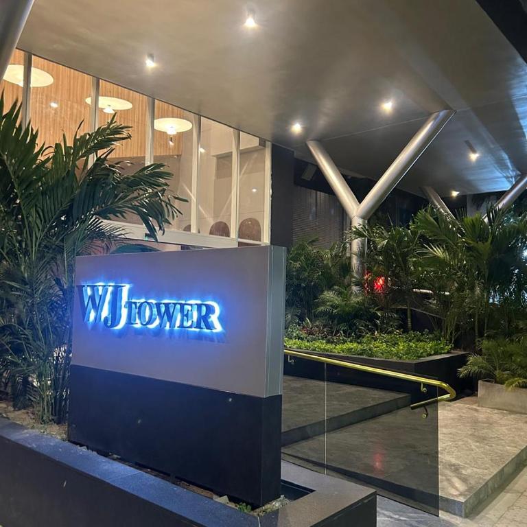 Modern King Studio Apartment WJ Tower - One-Bedroom Apartment - 3