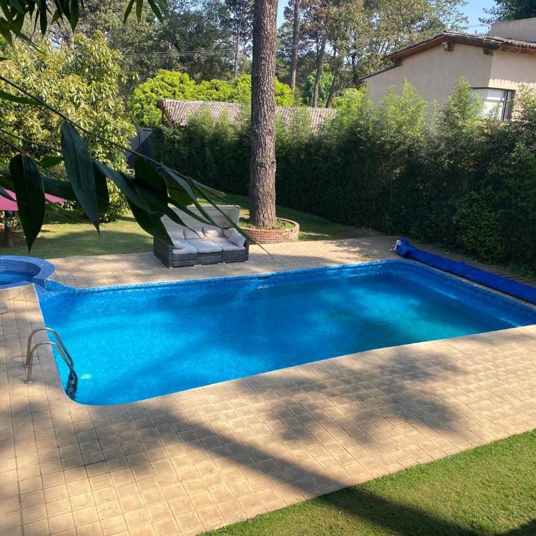Increíble casa en centro de Avándaro, alberca, jacuzzi, asador, hamaca - Casa de 3 dormitorios - 1
