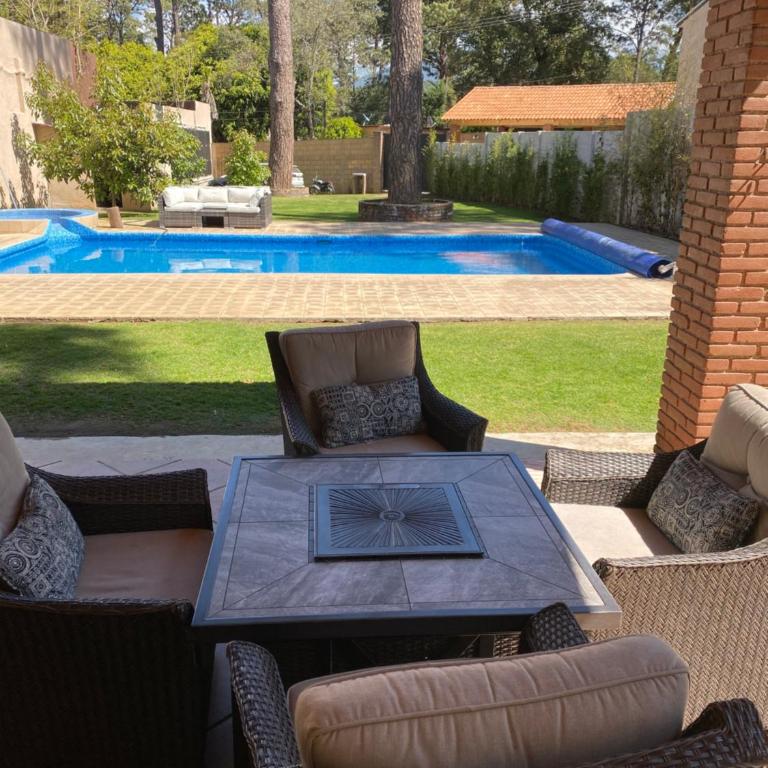 Increíble casa en centro de Avándaro, alberca, jacuzzi, asador, hamaca - Casa de 3 dormitorios - 5