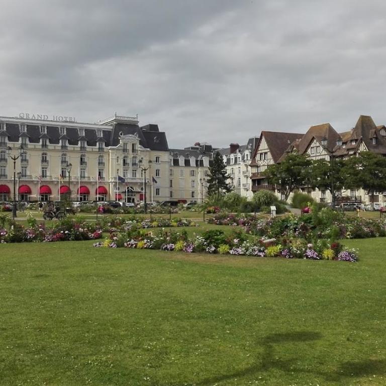 Magnifique appartement sur les jardins du Casino - Apartment mit 1 Schlafzimmer und Gartenblick - 35