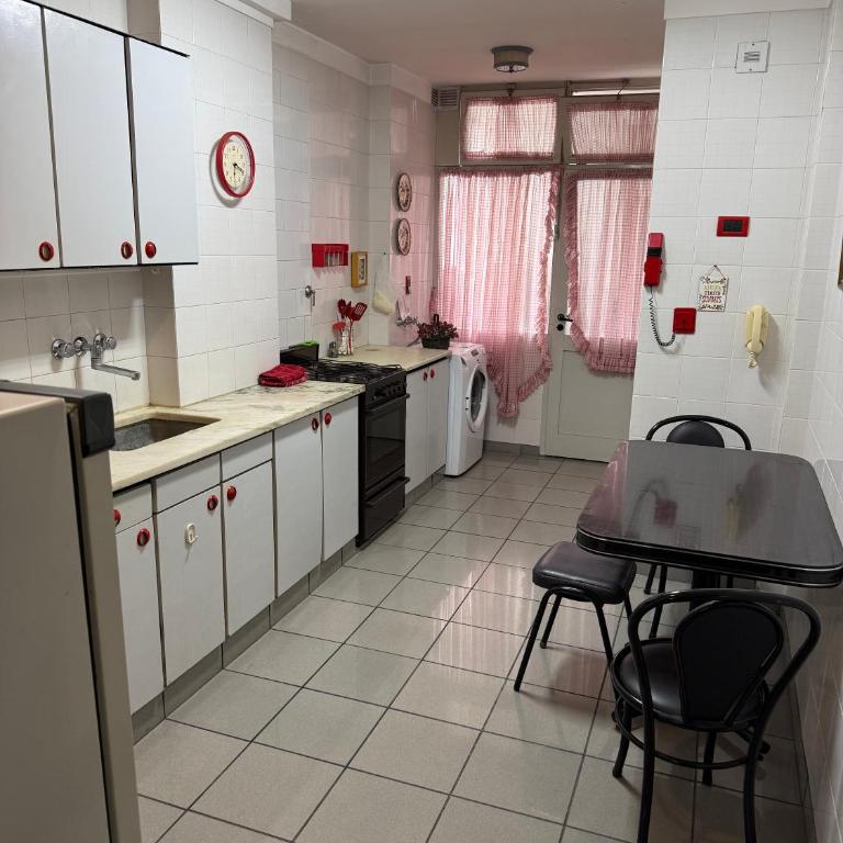 Depto con Amplia Terraza frente a Playa Grande en Edificio Premiado - Apartamento de 3 dormitorios con vistas al mar - 21