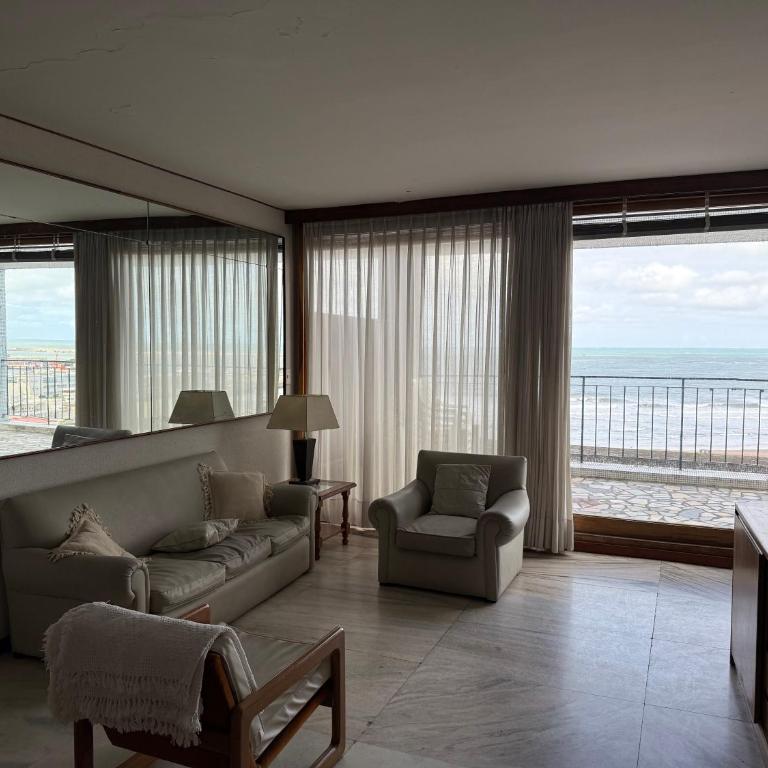 Depto con Amplia Terraza frente a Playa Grande en Edificio Premiado - Apartamento de 3 dormitorios con vistas al mar - 15