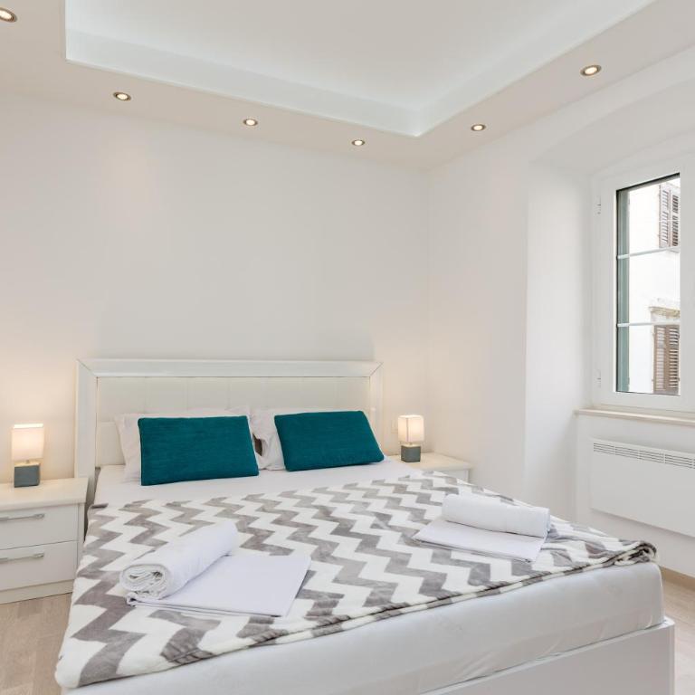 Old Town Summer Apartment - Two-Bedroom Apartment - 24