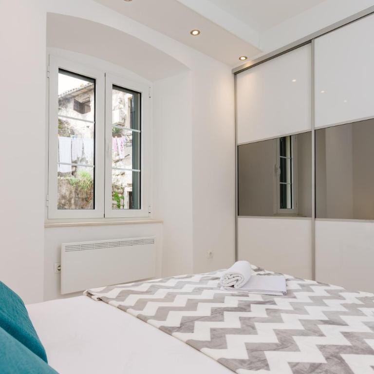 Old Town Summer Apartment - Two-Bedroom Apartment - 26