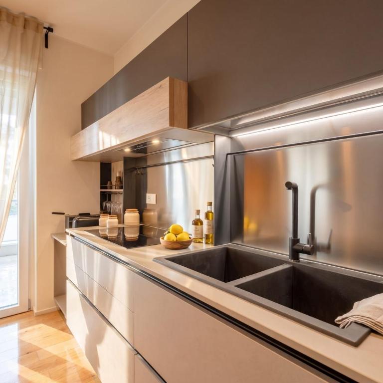 Flaviro-Large Modern Accommodation with Parking - Appartamento - 7