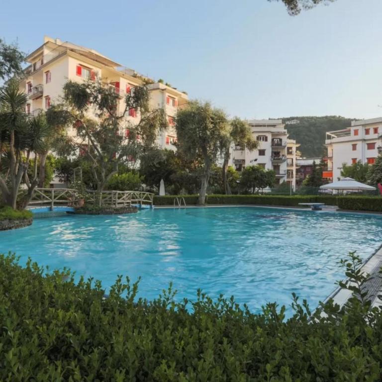 SorrentoVibes - Modern Apartment with Terrace, Swimming Pool&Tennis - Appartamento con 2 Camere da Letto - 4