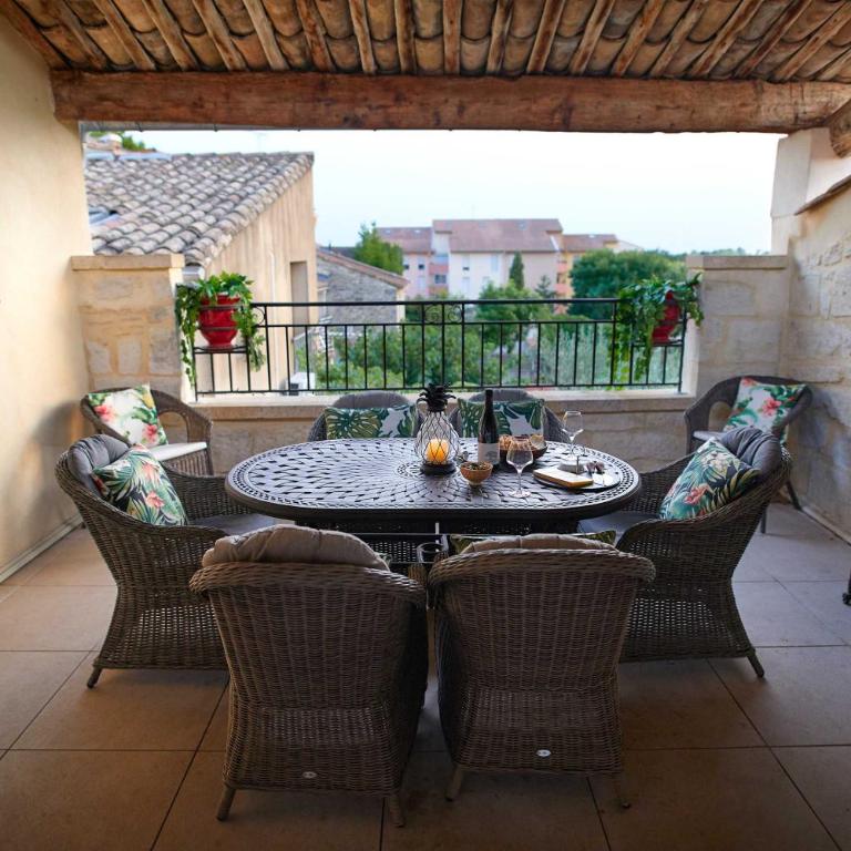 Historic Uzes Townhouse Balcony and Terrace - Casa Vacanze - 1