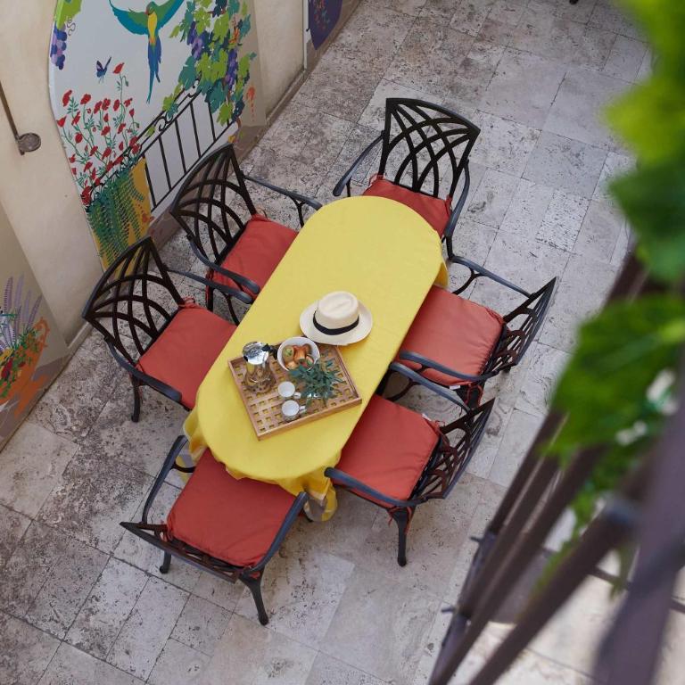 Historic Uzes Townhouse Balcony and Terrace - Casa Vacanze - 3