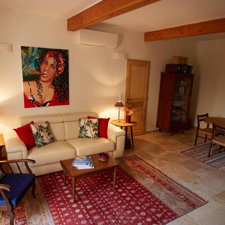 Historic Uzes Townhouse Balcony and Terrace - Casa Vacanze - 4