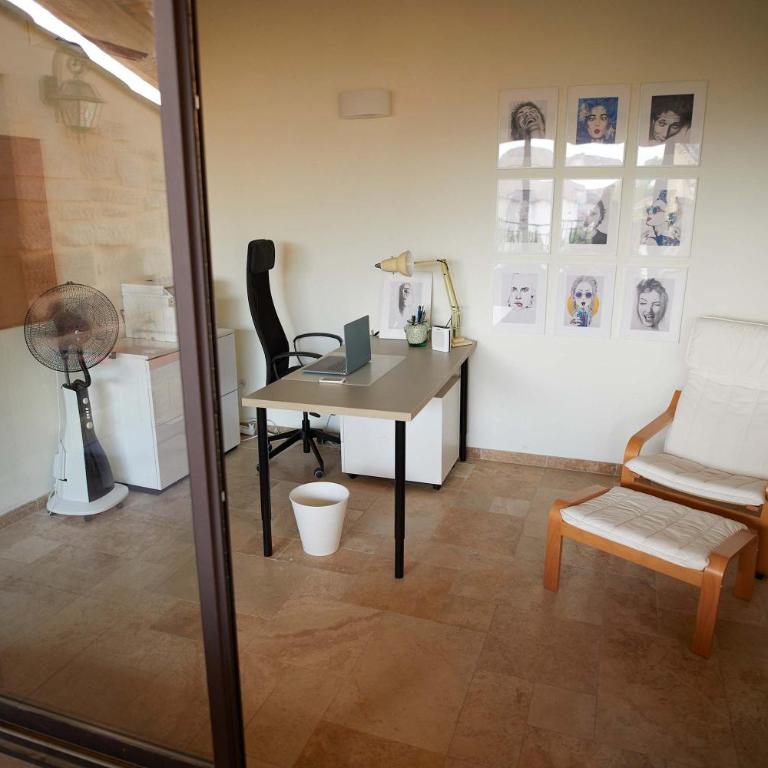 Historic Uzes Townhouse Balcony and Terrace - Casa Vacanze - 11