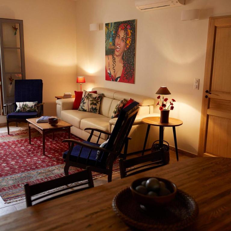 Historic Uzes Townhouse Balcony and Terrace - Casa Vacanze - 13