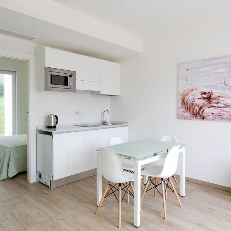Stunning Capo Falcone Charming Comfort Apartments no1359 Pelosi Beach 4 persons - Appartamento - 61