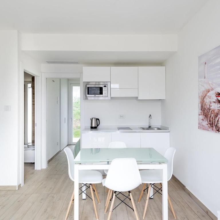 Stunning Capo Falcone Charming Comfort Apartments no1359 Pelosi Beach 4 persons - Appartamento - 63