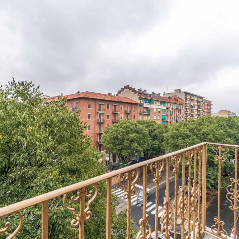 GuestHost - Olympic Stadium and Inalpi Apartment - Two-Bedroom Apartment - 16