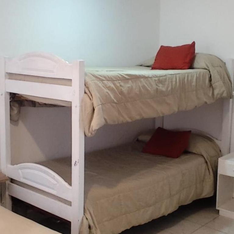 Hostal Viejo Calafate - Quadruple Room with Private Bathroom - 2