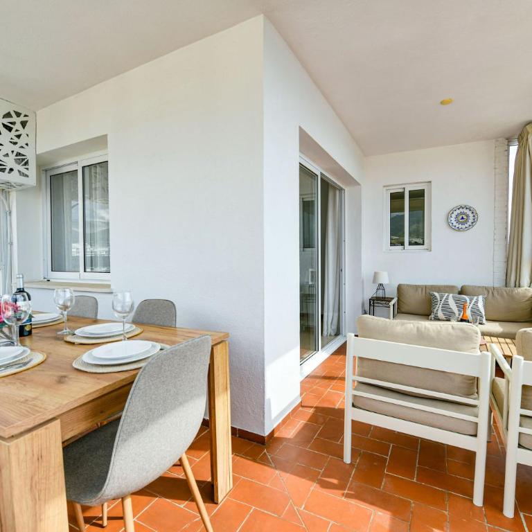 MalagaSuite Sea Horizon with Terrace - Apartment mit 3 Schlafzimmern und Meerblick - 9
