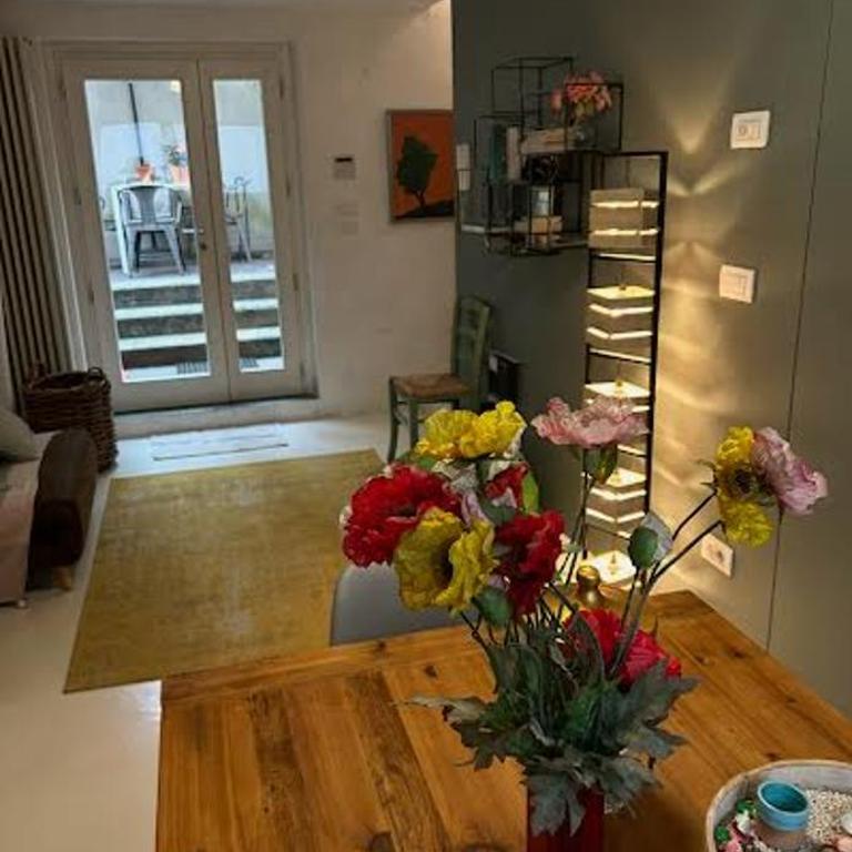 Loft Crimea con patio - Apartamento de 1 dormitorio - 2