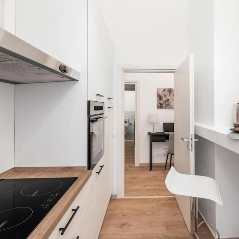 4 Bedrooms Luxury Jacuzzi - 10 min Metro to Colosseum - Apartment - 31