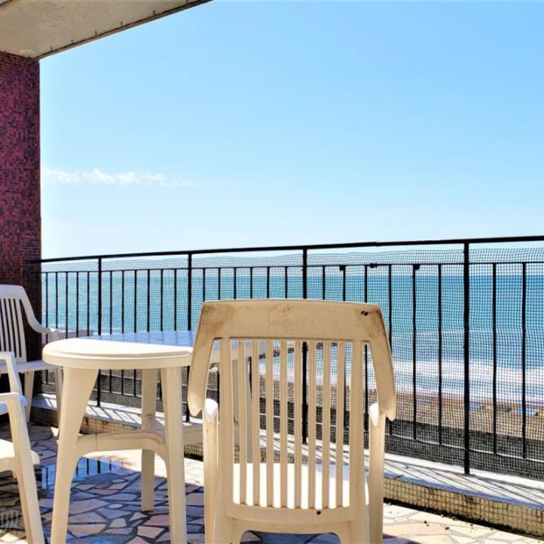 Depto con Amplia Terraza frente a Playa Grande en Edificio Premiado - Apartamento de 3 dormitorios con vistas al mar - 1