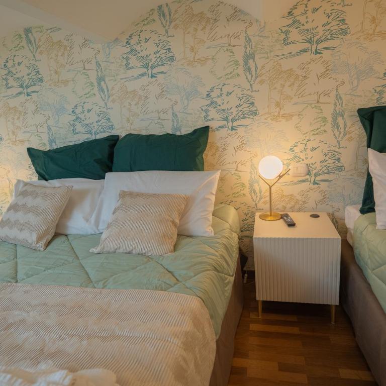 Cinema Boutique Collection - Rooms, Suites & Apartments - Suite Familiare con Balcone - 2