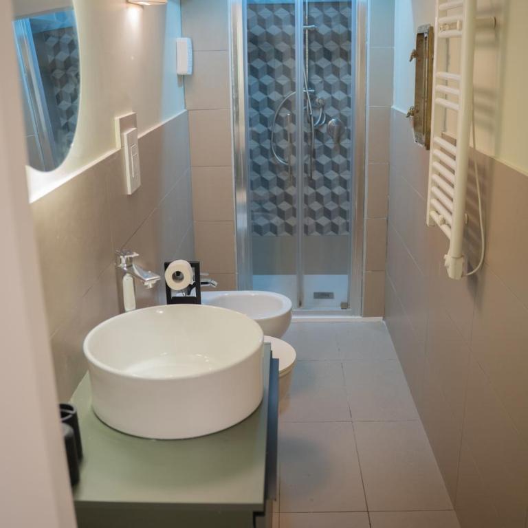Cinema Boutique Collection - Rooms, Suites & Apartments - Suite Familiare con Balcone - 36