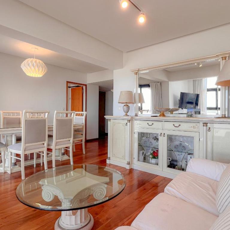 Depto con vista al mar en La Perla y cochera - Apartamento con vistas al mar - 12