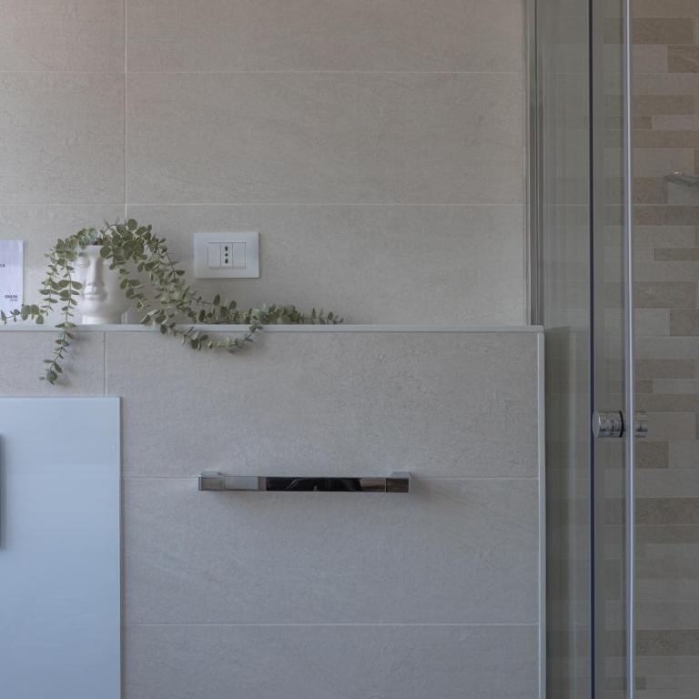 amoR Tempora - Camera Familiare con Bagno Privato - 8