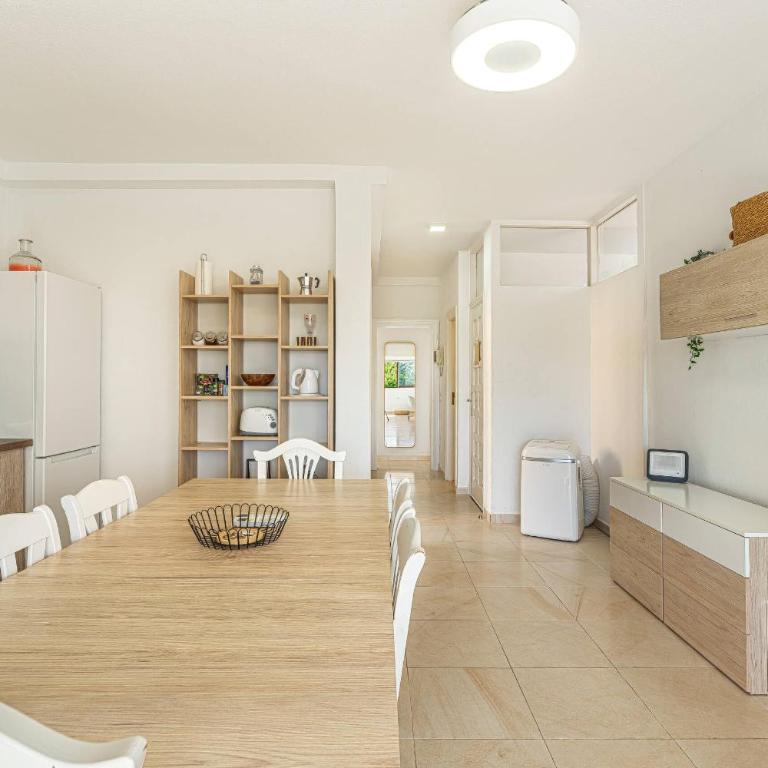 As de Casas - Apartamento en Urbanización Villas Playa - Three-Bedroom Apartment - 10