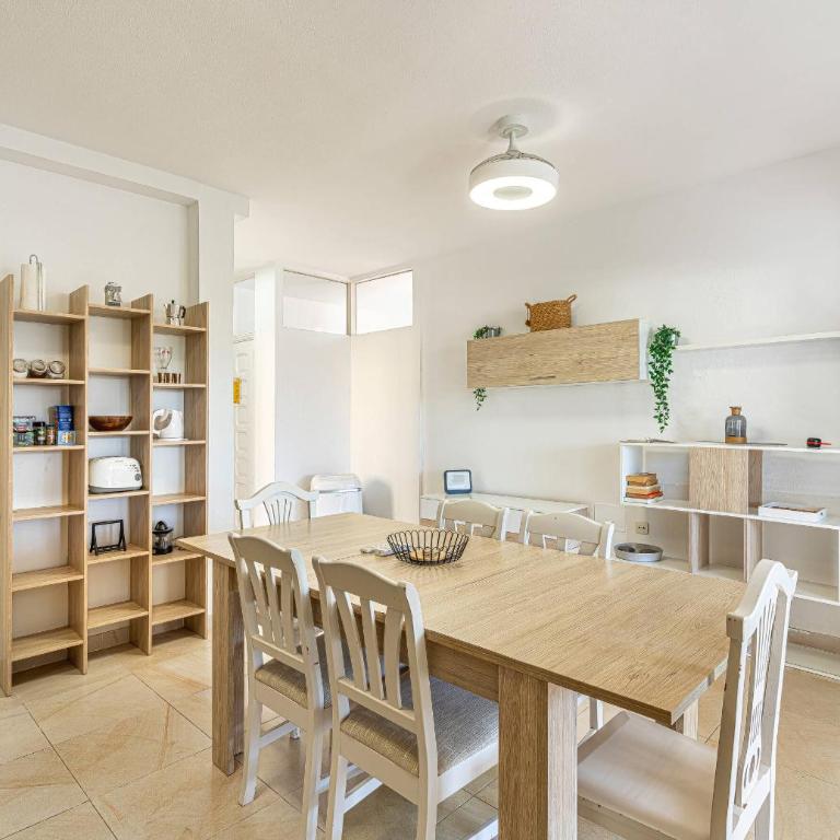 As de Casas - Apartamento en Urbanización Villas Playa - Three-Bedroom Apartment - 11
