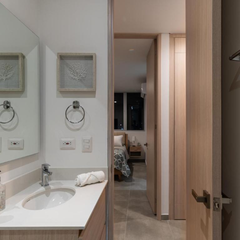 Modern Apartments & Lofts - Salguero Suites, Santa Marta - Two-Bedroom Apartment with Balcony and Sea View - 14