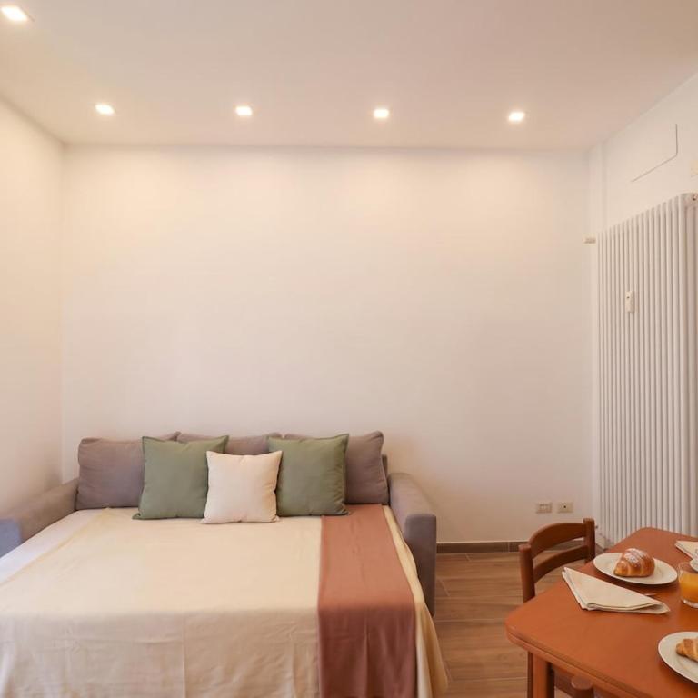 Elegant & Quiet Chic Home - Near Station, Balcony - One-Bedroom Apartment - 9