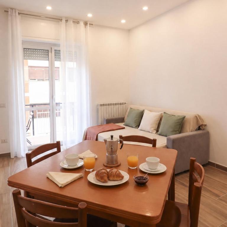 Elegant & Quiet Chic Home - Near Station, Balcony - One-Bedroom Apartment - 8