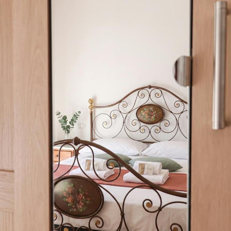 Elegant & Quiet Chic Home - Near Station, Balcony - One-Bedroom Apartment - 2