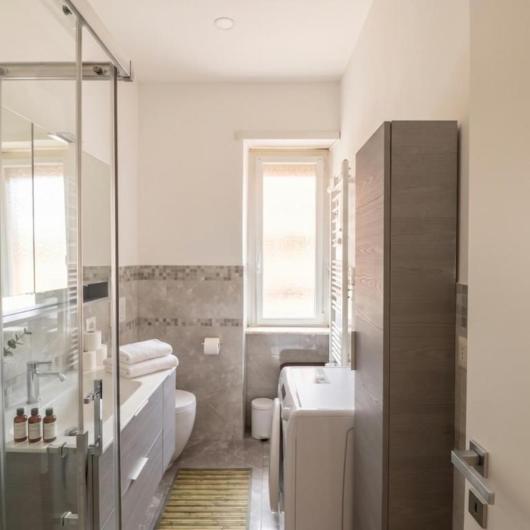 Elegant & Quiet Chic Home - Near Station, Balcony - One-Bedroom Apartment - 4