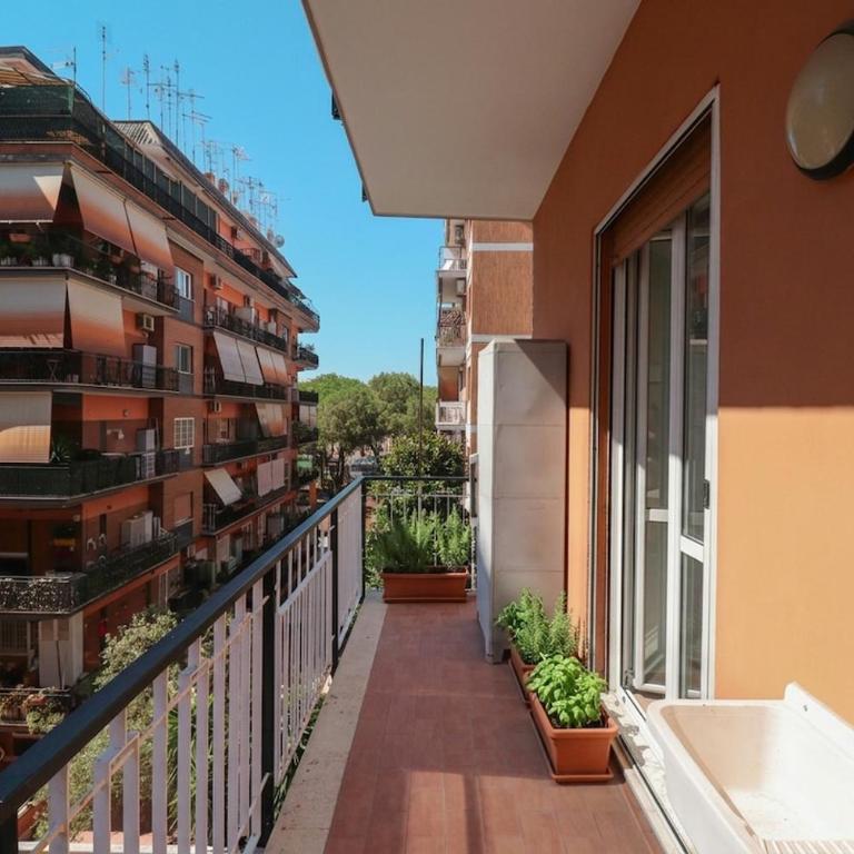 Elegant & Quiet Chic Home - Near Station, Balcony - One-Bedroom Apartment - 5