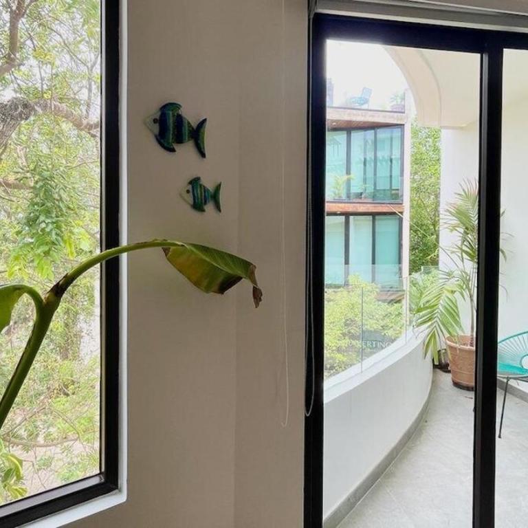 Secure vibrant modern condo sleeps 5 elevator 2 br 3ba walk to shops restaurants - Appartement 2 Chambres - 9