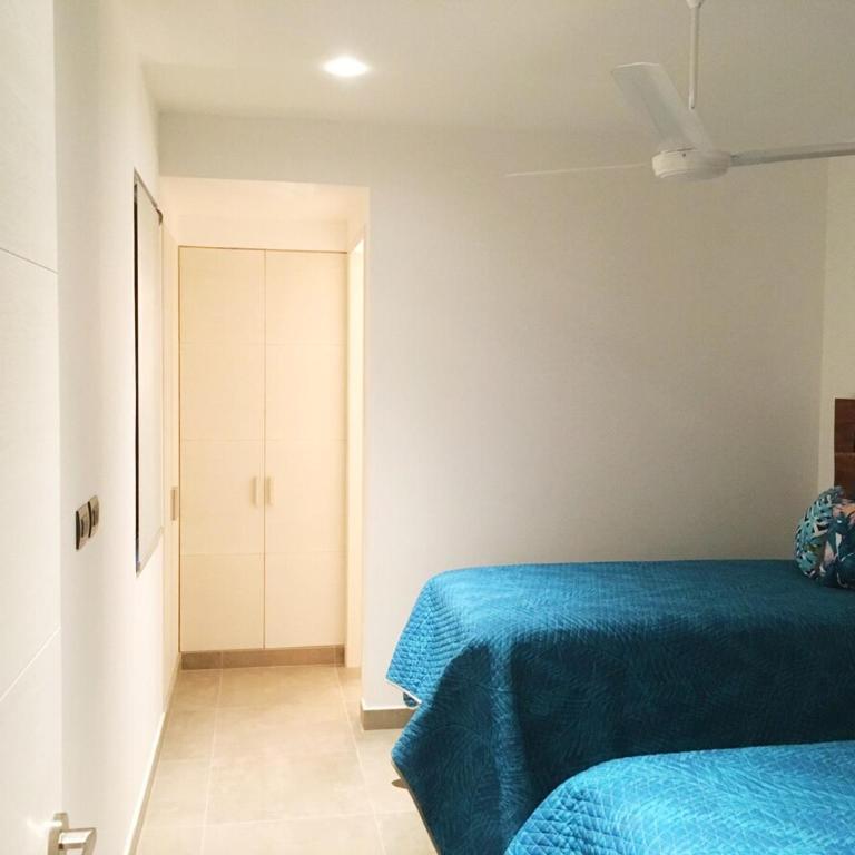 Secure vibrant modern condo sleeps 5 elevator 2 br 3ba walk to shops restaurants - Appartement 2 Chambres - 17