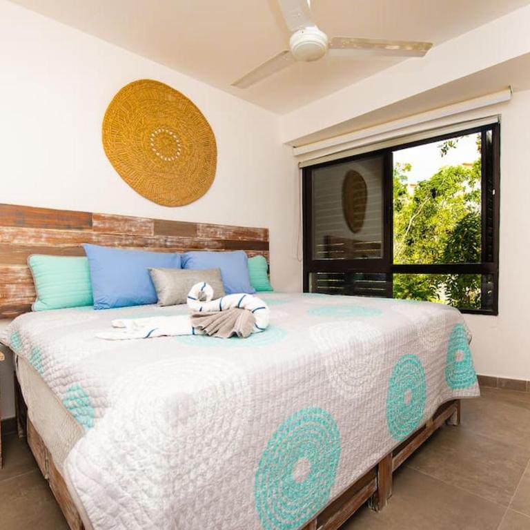 Secure vibrant modern condo sleeps 5 elevator 2 br 3ba walk to shops restaurants - Appartement 2 Chambres - 13