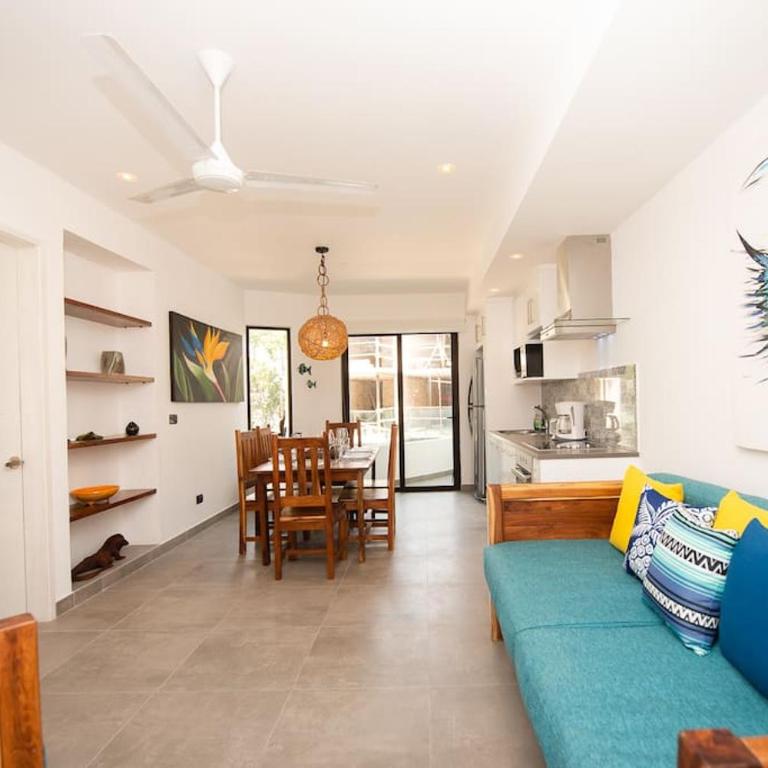 Secure vibrant modern condo sleeps 5 elevator 2 br 3ba walk to shops restaurants - Appartement 2 Chambres - 6