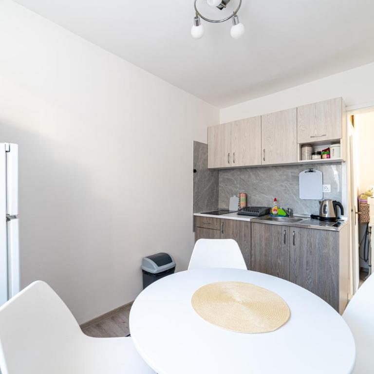 Sumbul Cesma modern 1BDR apartment with garden and free parking - Apartman sa 1 Spavaćom Sobom - 3