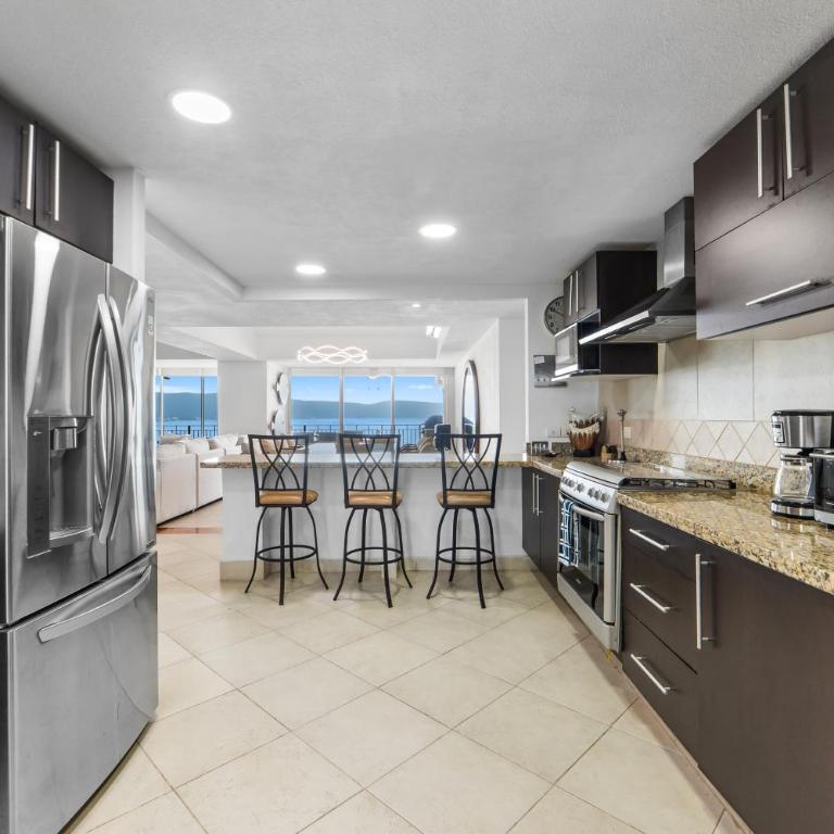 Luxurious Oceanfront Apartment 4 Bedrooms & Amenities - Apartamento Deluxe de 4 dormitorios - 28