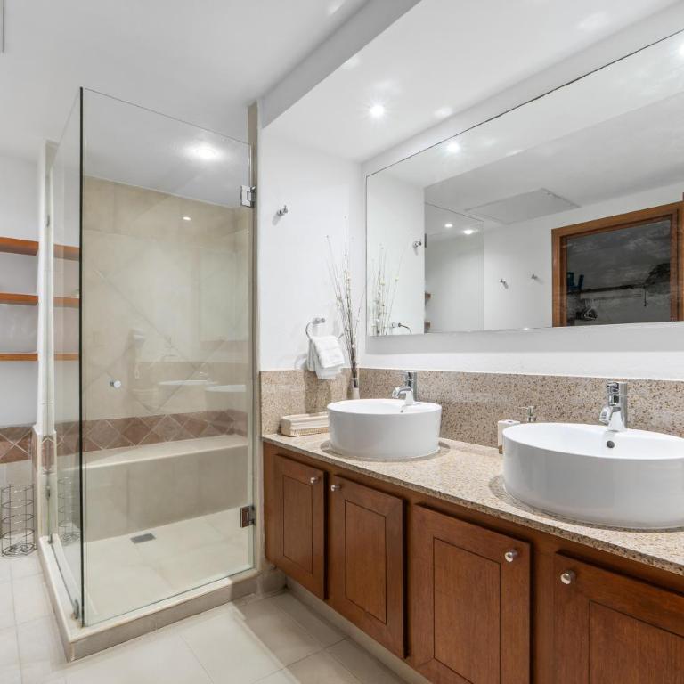 Luxurious Oceanfront Apartment 4 Bedrooms & Amenities - Apartamento Deluxe de 4 dormitorios - 40