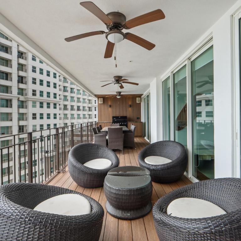 Luxurious Oceanfront Apartment 4 Bedrooms & Amenities - Apartamento Deluxe de 4 dormitorios - 53