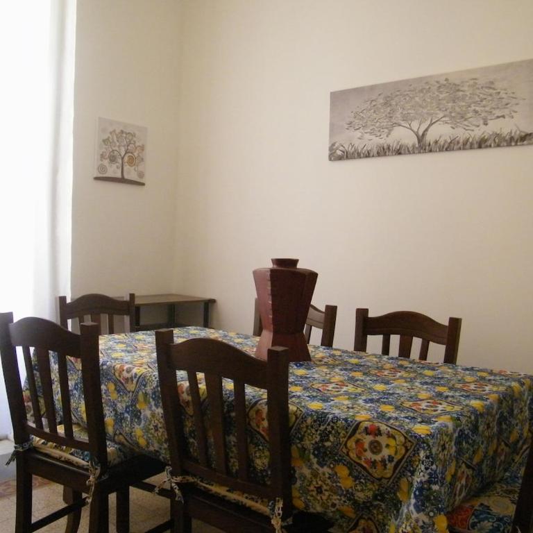 Mi manda Picone da Lolli's Liberty Apartment - Premium Apartment mit 3 Schlafzimmern und Balkon - 24
