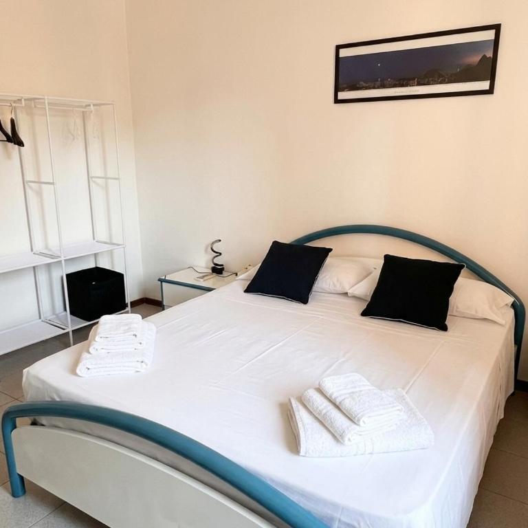 Parcheggio Gratuito - Vicino al Centro e Fiera - Apartment mit 1 Schlafzimmer - 2