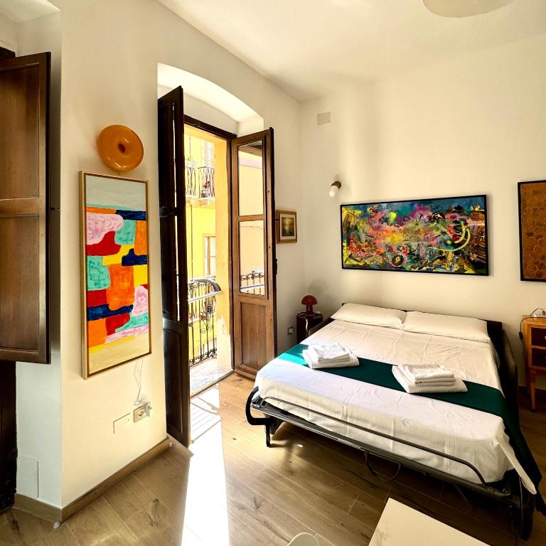 Rosalino Home - Studio with Balcony - 17